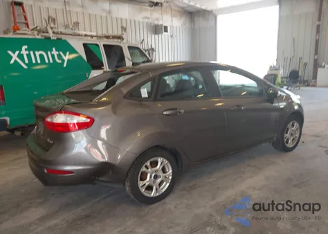 2014 Ford Fiesta Se из США, поврежденный, VIN 3FADP4BJ2EM189447